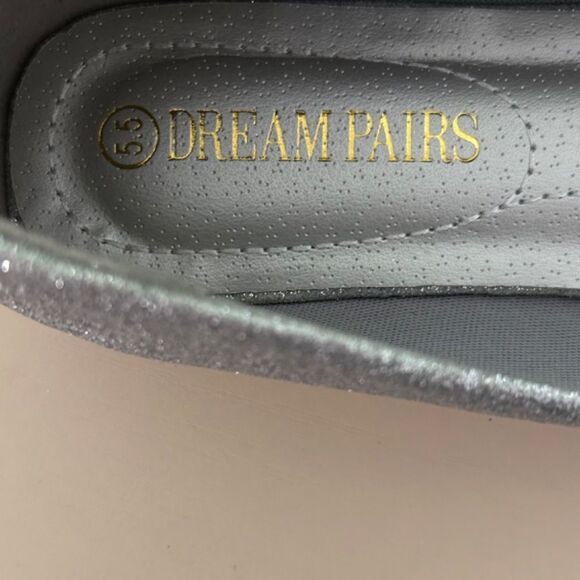 Women’s Silver Glitter Ballet Flats size 5.5 - Picture 2 of 4
